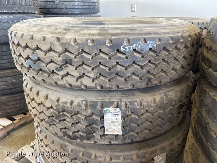 image for item EJ3813 (16) 11R24.5 tires