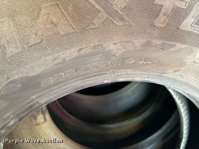 image for item EJ3814 (7) wheels and tires