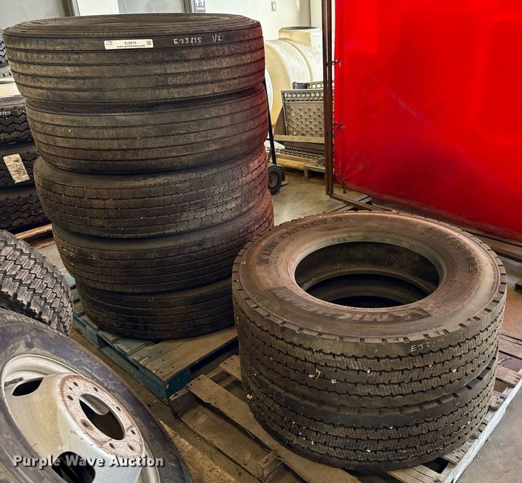 image for item EJ3815 (7) tires