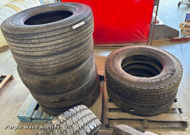 image for item EJ3815 (7) tires