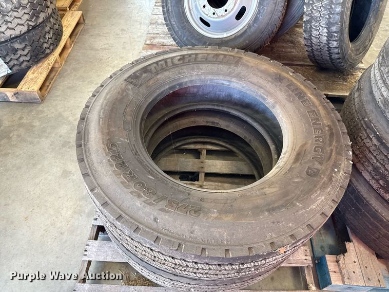 image for item EJ3815 (7) tires