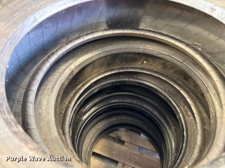 image for item EJ3815 (7) tires