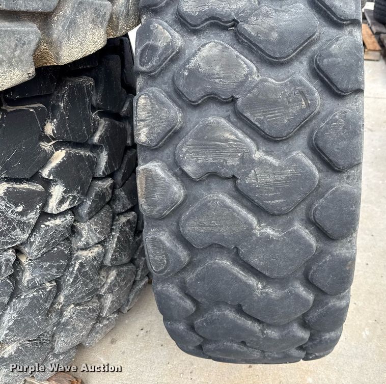 image for item EJ3824 (4) tires