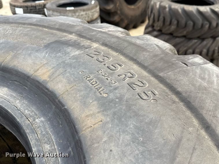 image for item EJ3824 (4) tires