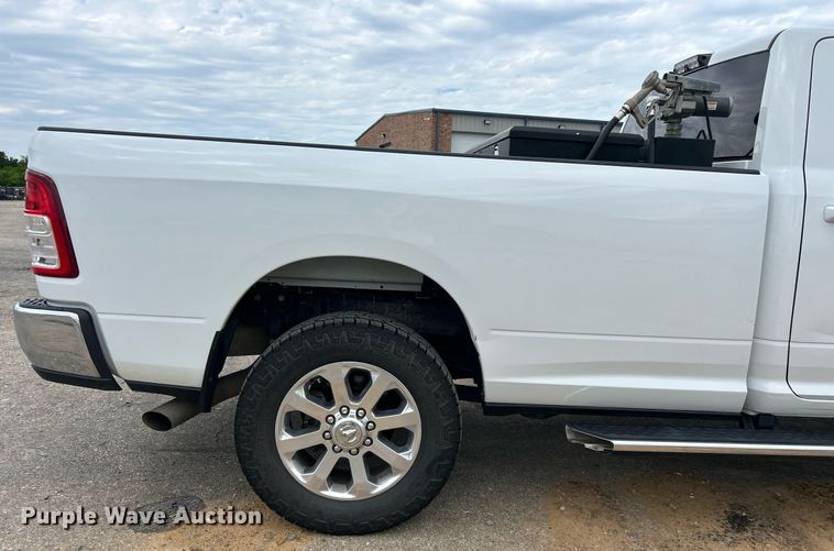 image for item EX9809 2019 Dodge Ram 2500 Crew Cab pickup truck