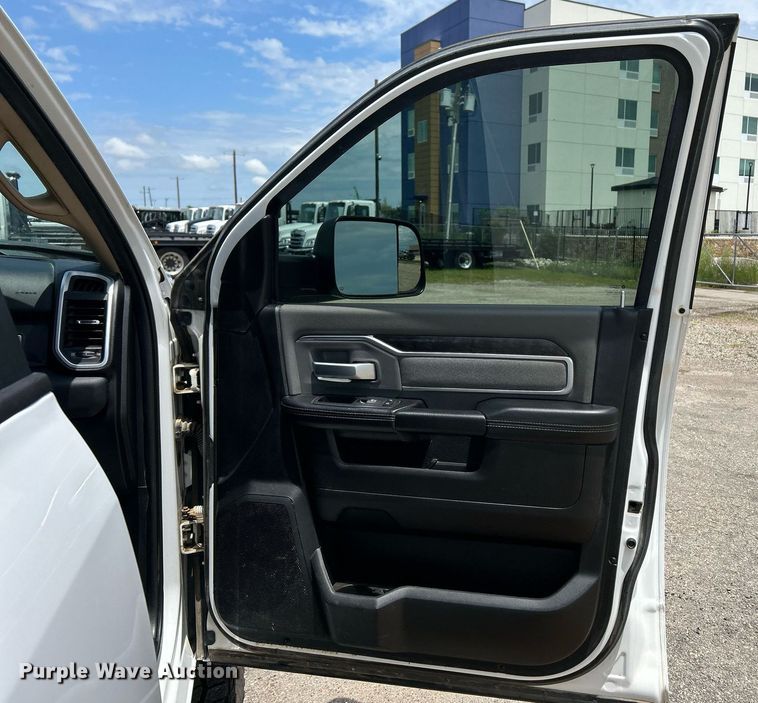 image for item EX9809 2019 Dodge Ram 2500 Crew Cab pickup truck