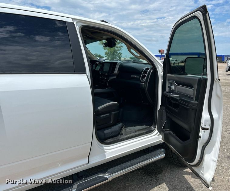 image for item EX9809 2019 Dodge Ram 2500 Crew Cab pickup truck