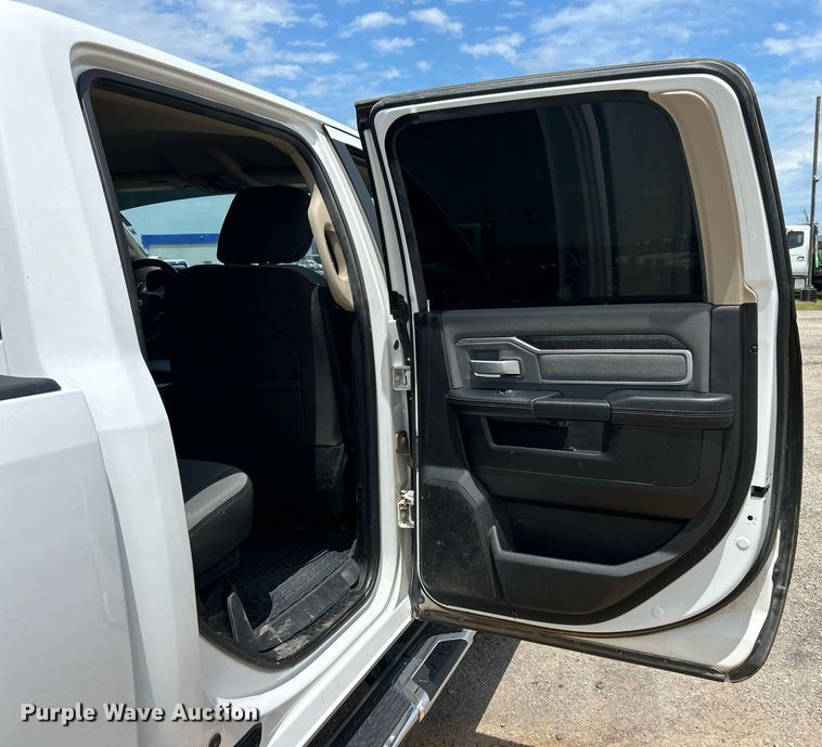 image for item EX9809 2019 Dodge Ram 2500 Crew Cab pickup truck