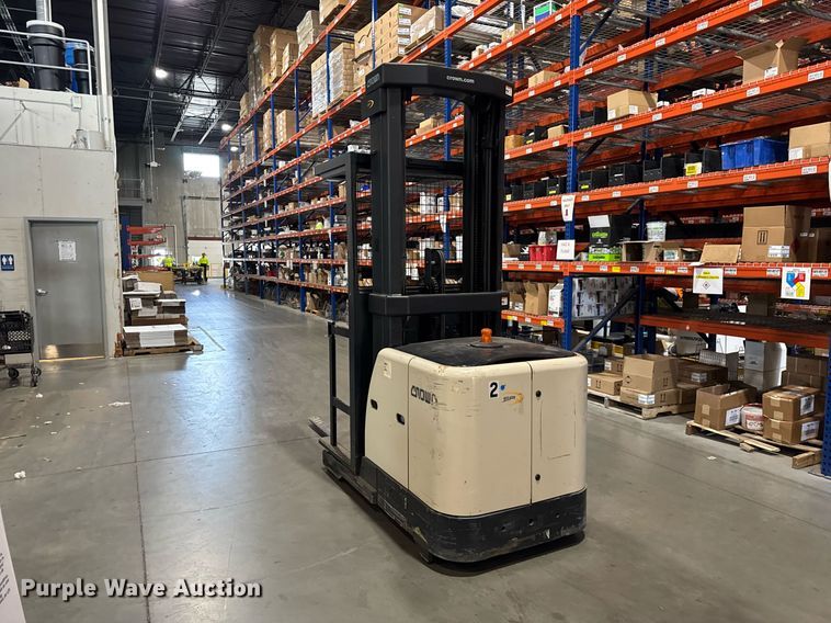 image for item DH9966 2015 Crown SP3520-30 order picker