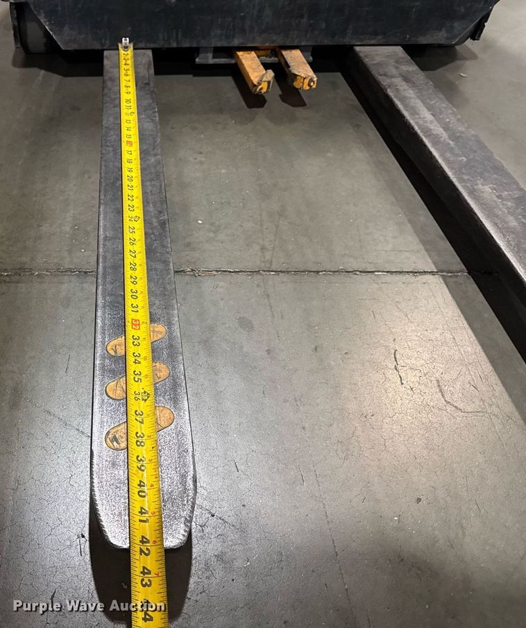 image for item DH9966 2015 Crown SP3520-30 order picker