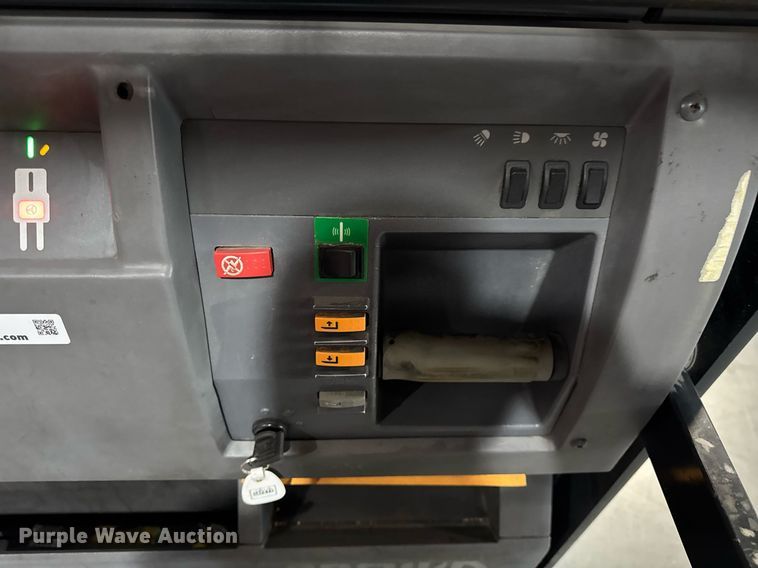 image for item DH9966 2015 Crown SP3520-30 order picker