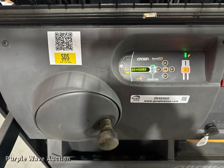 image for item DH9966 2015 Crown SP3520-30 order picker