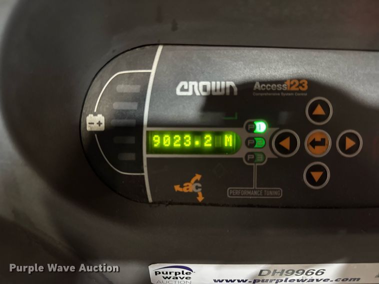 image for item DH9966 2015 Crown SP3520-30 order picker