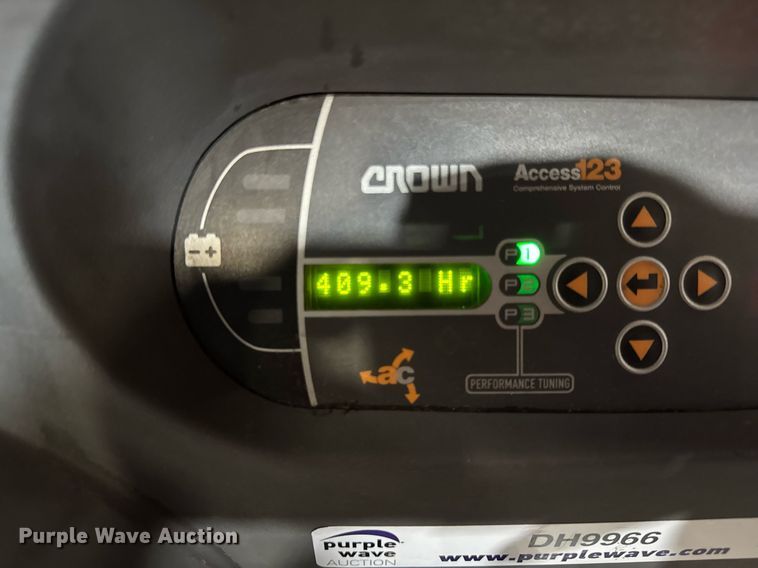 image for item DH9966 2015 Crown SP3520-30 order picker