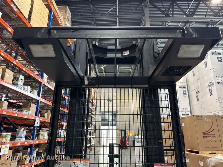 image for item DH9966 2015 Crown SP3520-30 order picker