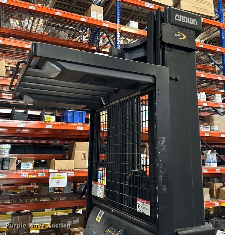 image for item DH9966 2015 Crown SP3520-30 order picker