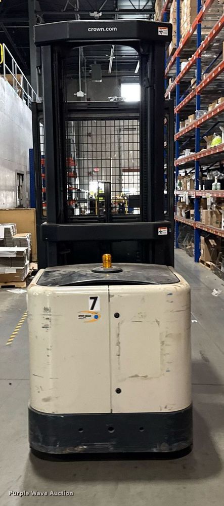 image for item DH9967 2016 Crown SP3520-30 order picker