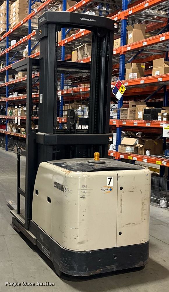 image for item DH9967 2016 Crown SP3520-30 order picker