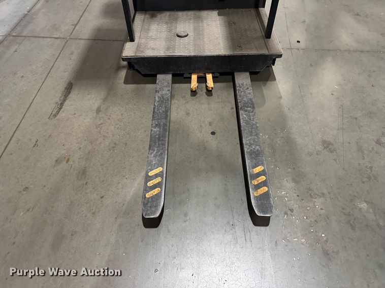 image for item DH9967 2016 Crown SP3520-30 order picker