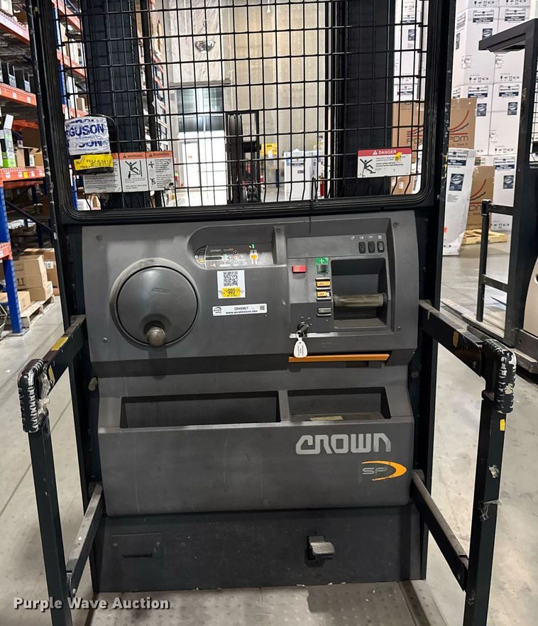 image for item DH9967 2016 Crown SP3520-30 order picker