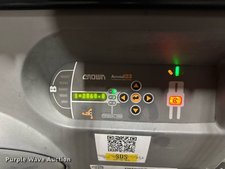 image for item DH9967 2016 Crown SP3520-30 order picker