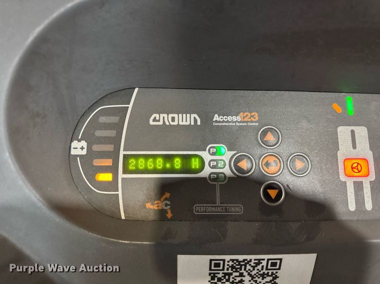 image for item DH9967 2016 Crown SP3520-30 order picker