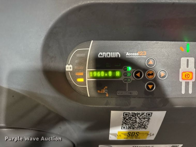 image for item DH9967 2016 Crown SP3520-30 order picker