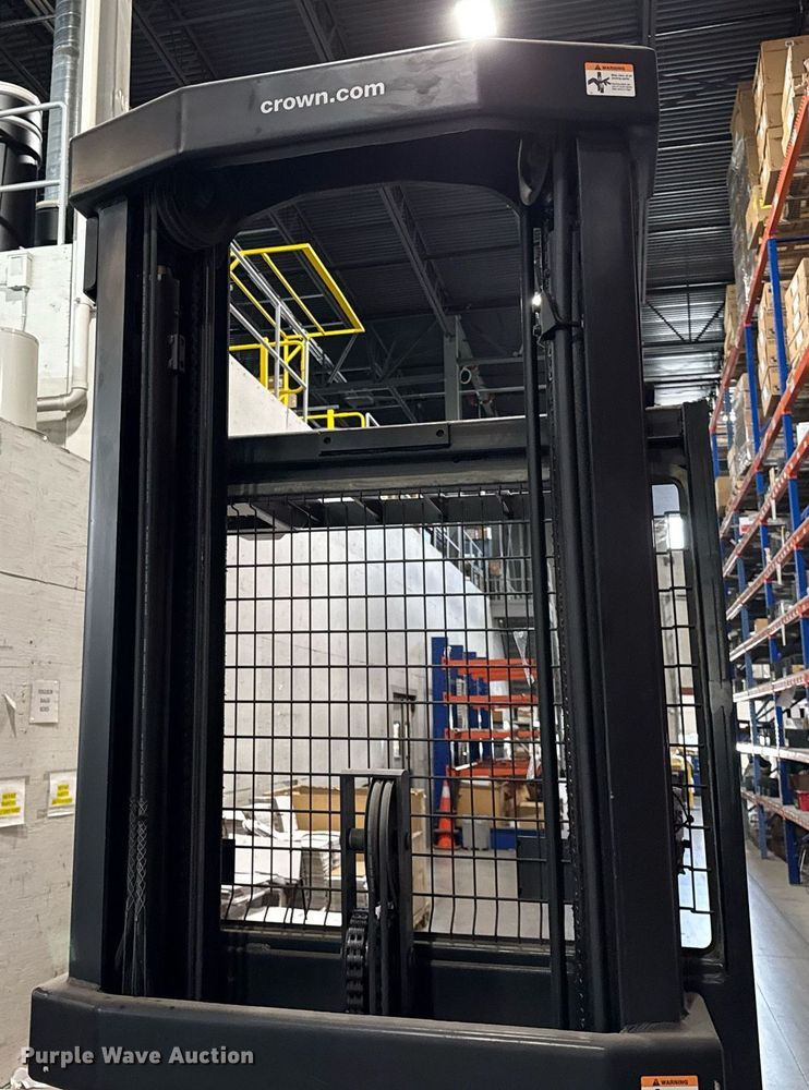 image for item DH9967 2016 Crown SP3520-30 order picker