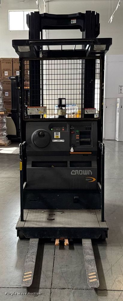 image for item DH9968 2015 Crown SP3520-30 order picker