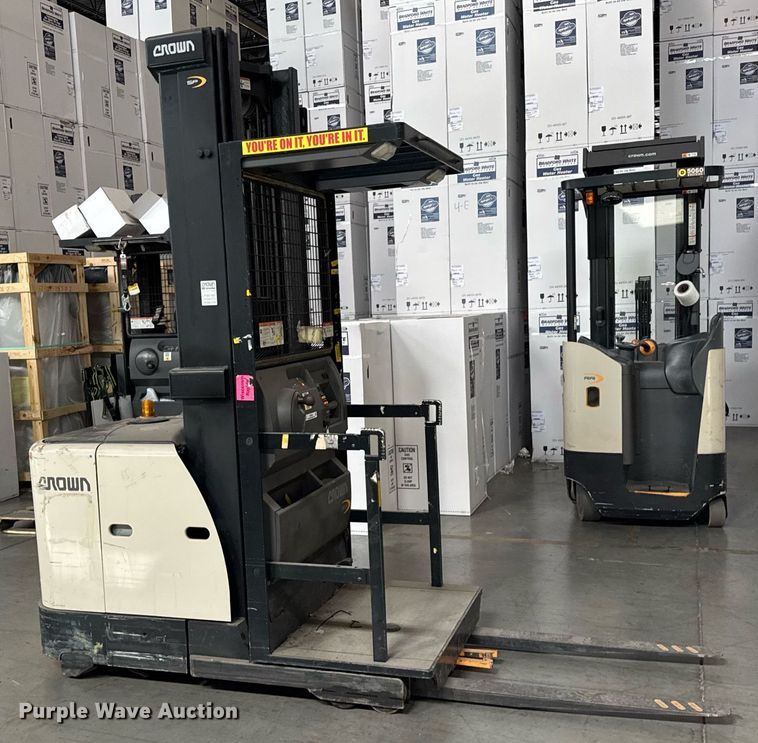 image for item DH9968 2015 Crown SP3520-30 order picker