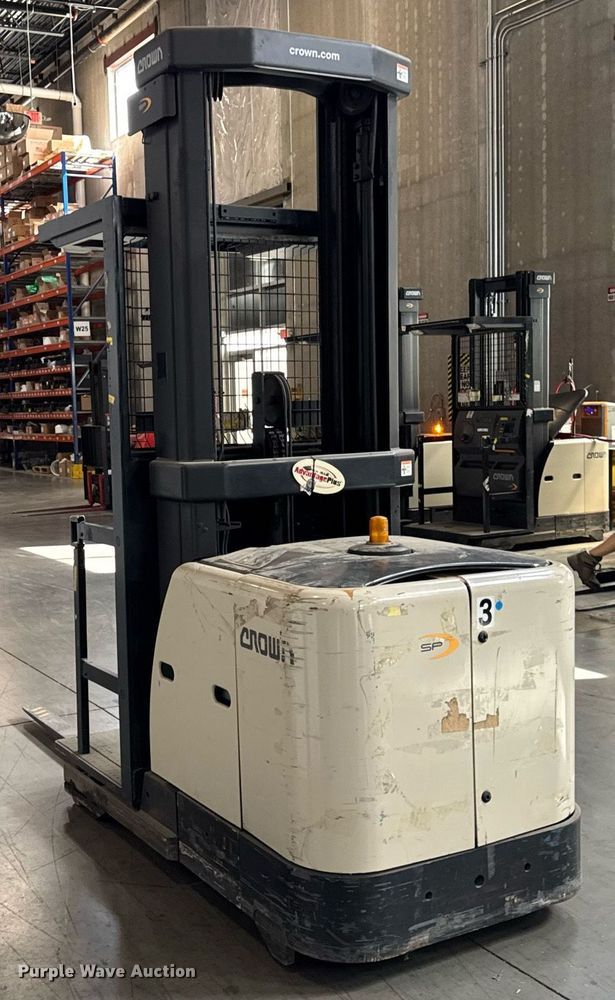 image for item DH9968 2015 Crown SP3520-30 order picker