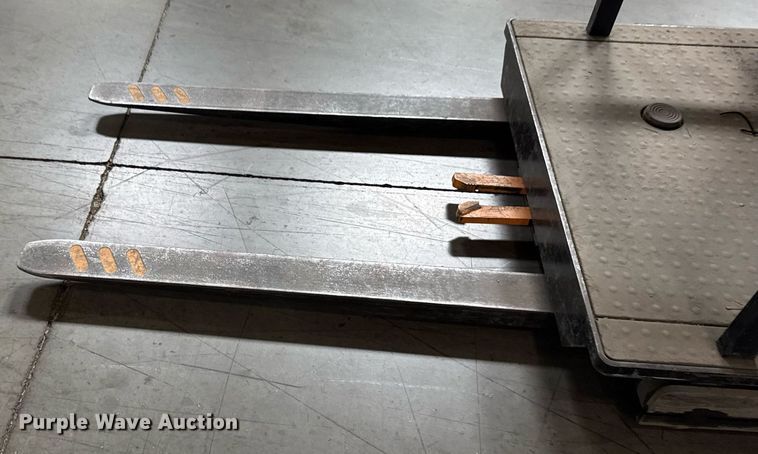 image for item DH9968 2015 Crown SP3520-30 order picker