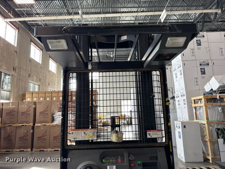 image for item DH9968 2015 Crown SP3520-30 order picker