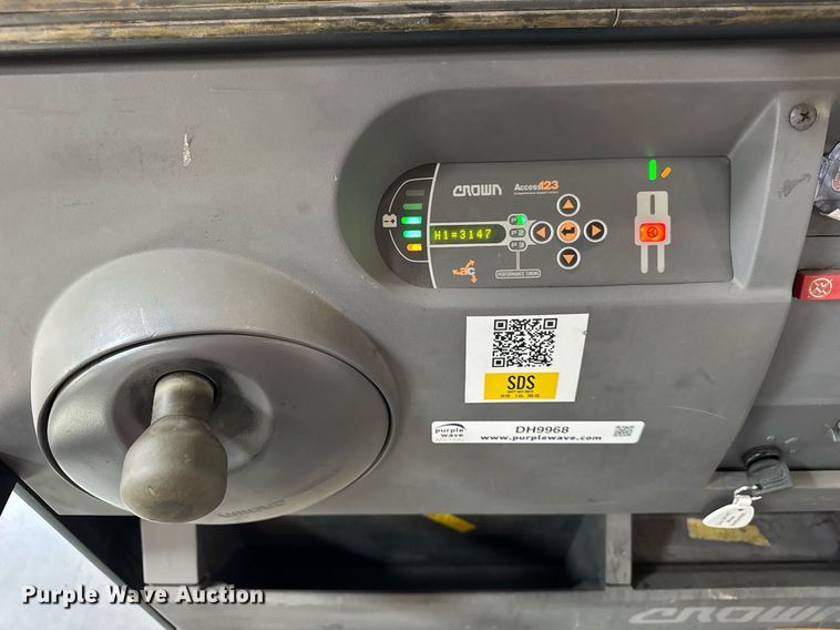 image for item DH9968 2015 Crown SP3520-30 order picker