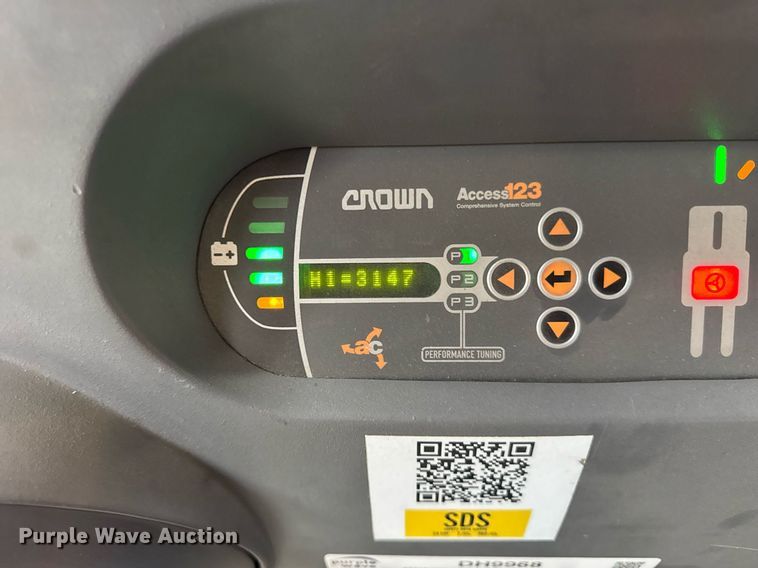 image for item DH9968 2015 Crown SP3520-30 order picker