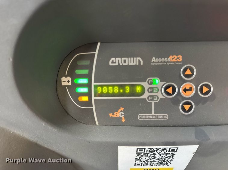 image for item DH9968 2015 Crown SP3520-30 order picker