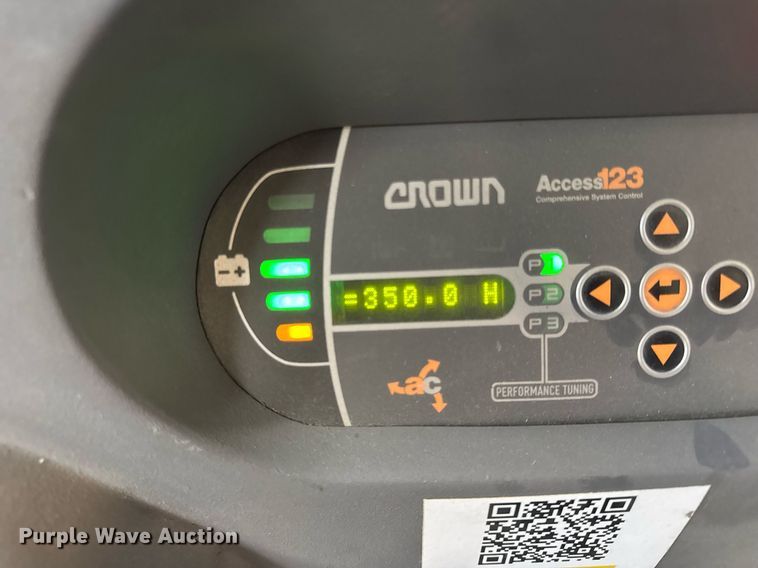 image for item DH9968 2015 Crown SP3520-30 order picker