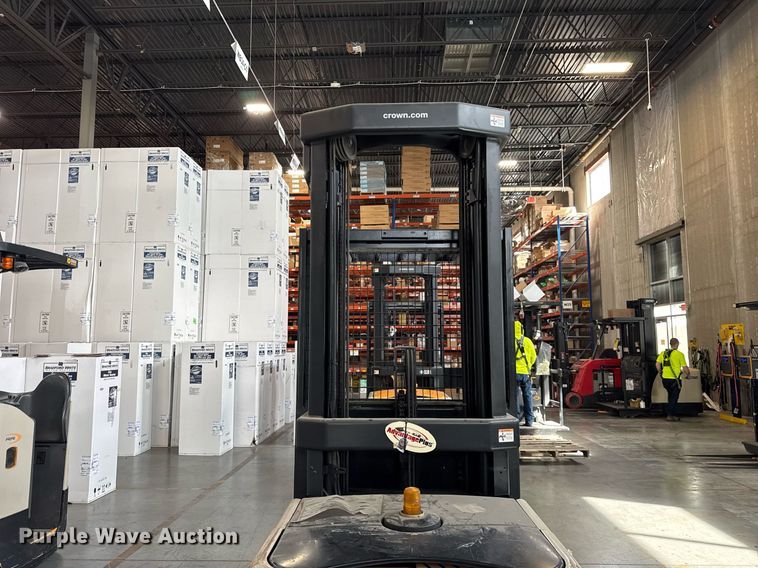 image for item DH9968 2015 Crown SP3520-30 order picker