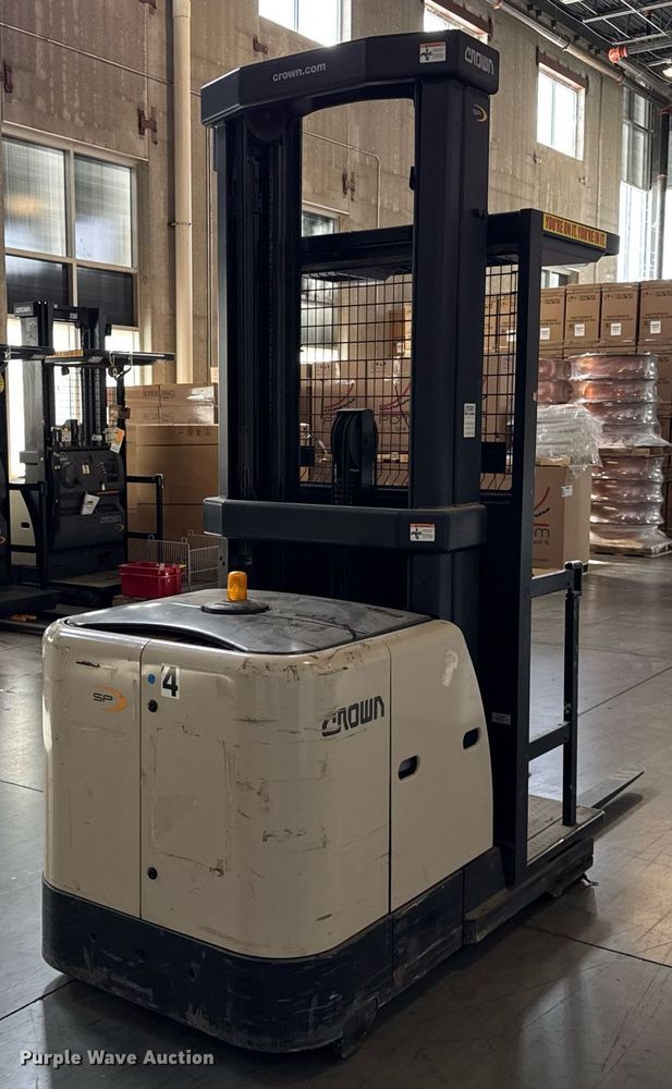 image for item DH9969 2016 Crown SP3520-30 order picker