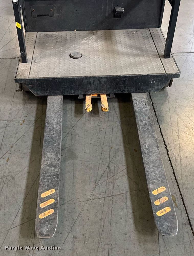 image for item DH9969 2016 Crown SP3520-30 order picker