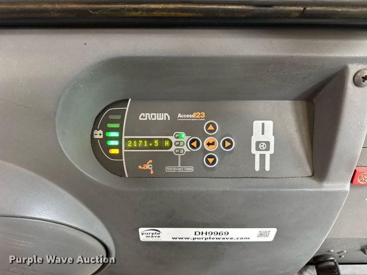 image for item DH9969 2016 Crown SP3520-30 order picker