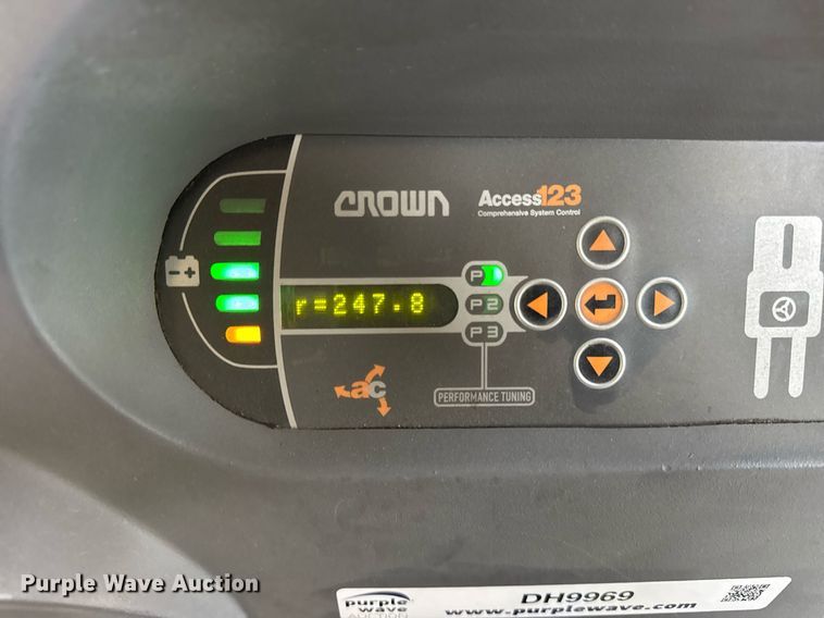 image for item DH9969 2016 Crown SP3520-30 order picker