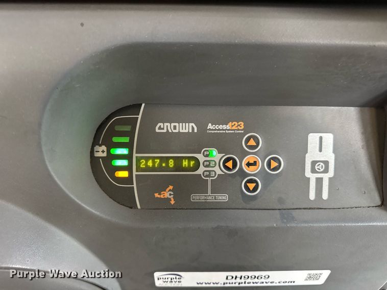 image for item DH9969 2016 Crown SP3520-30 order picker