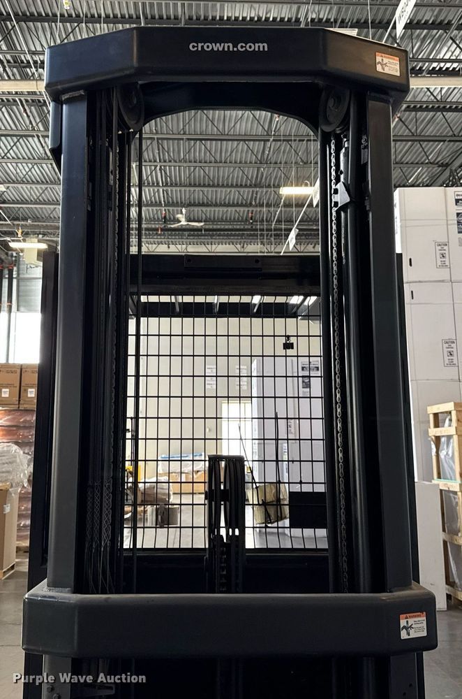 image for item DH9969 2016 Crown SP3520-30 order picker