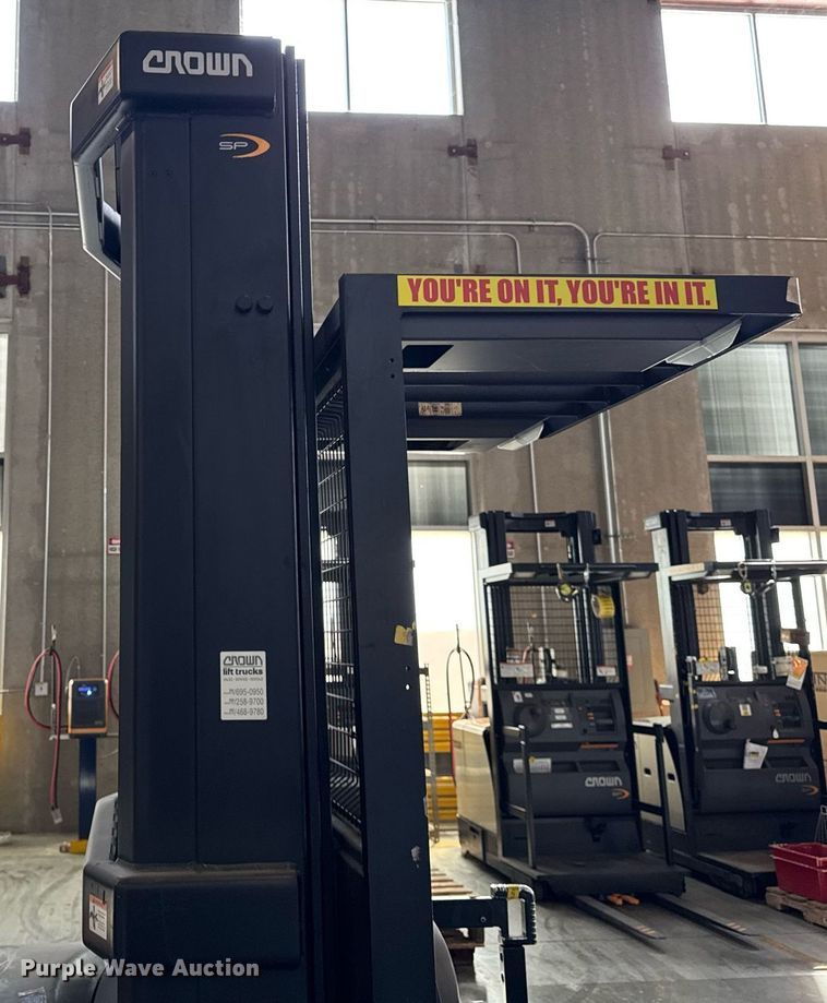 image for item DH9969 2016 Crown SP3520-30 order picker