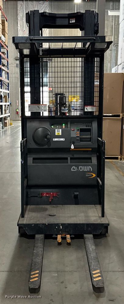 image for item DH9970 2016 Crown SP3520-30 order picker