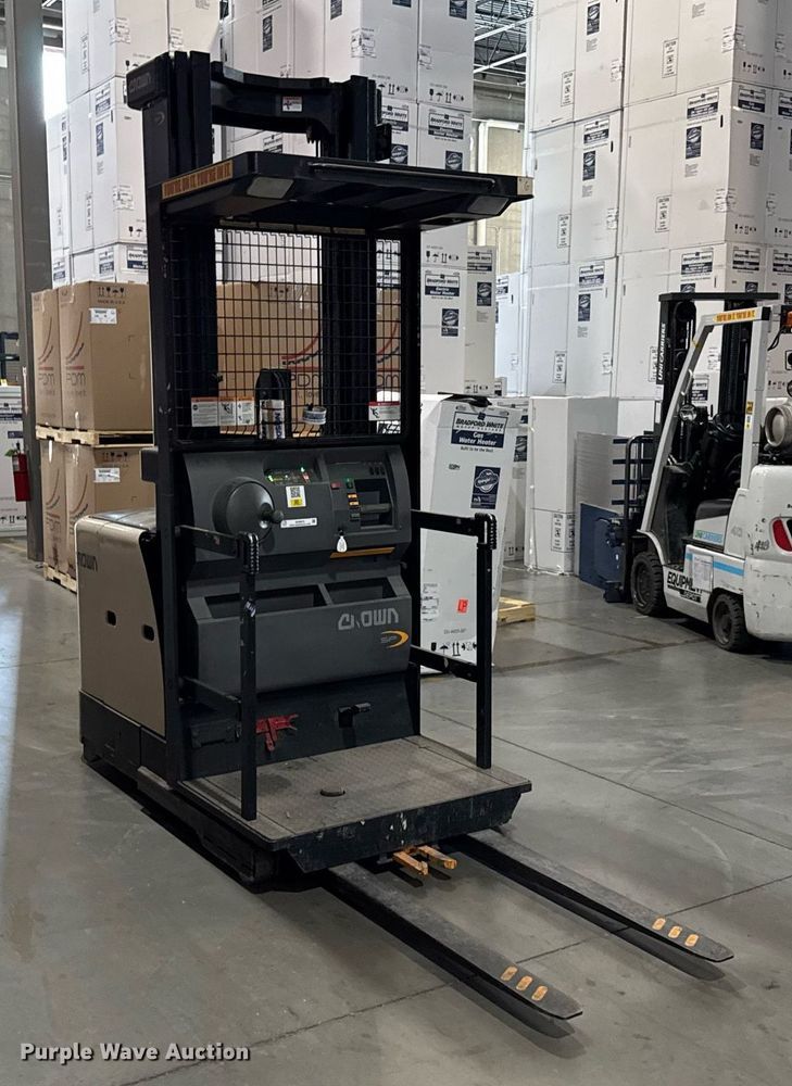 image for item DH9970 2016 Crown SP3520-30 order picker