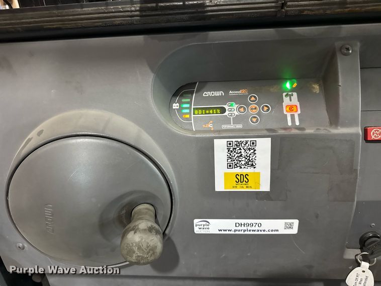 image for item DH9970 2016 Crown SP3520-30 order picker