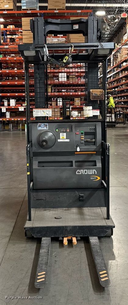 image for item DH9973 2016 Crown SP3520-30 order picker