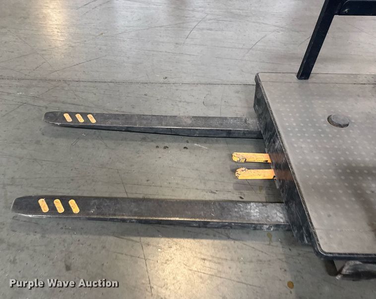 image for item DH9973 2016 Crown SP3520-30 order picker